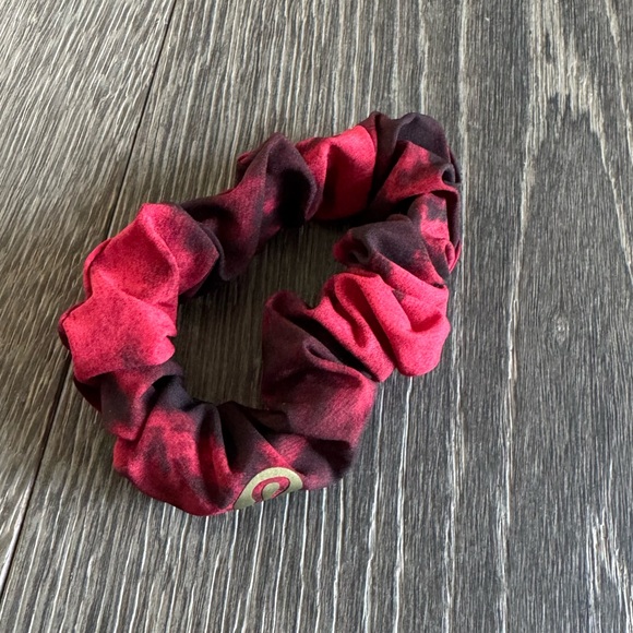 Lululemon Uplifting Scrunchie Lunar New Year Red - Picture 1 of 2